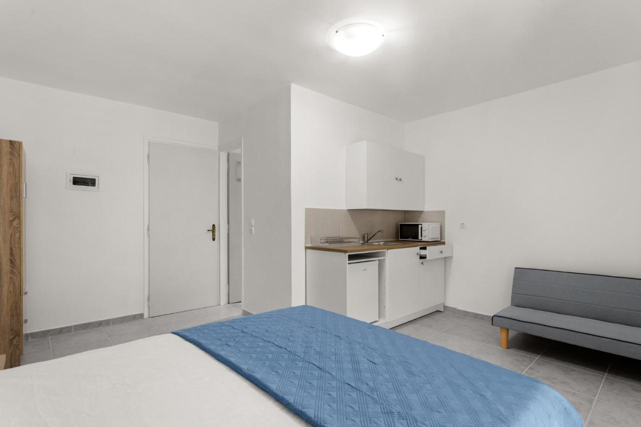 Nikolas Apartments Stoupa Lévktron Esterno foto