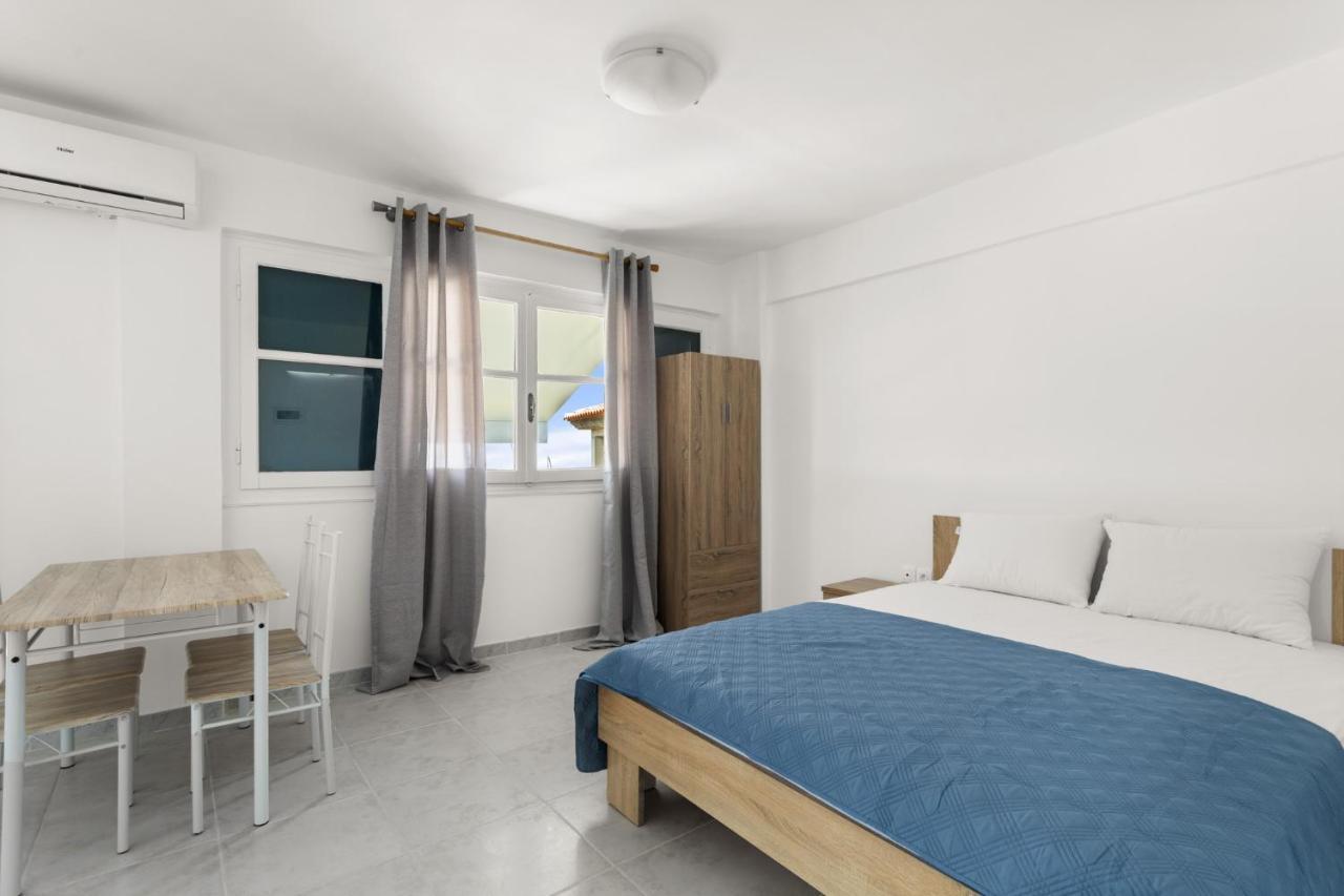 Nikolas Apartments Stoupa Lévktron Esterno foto