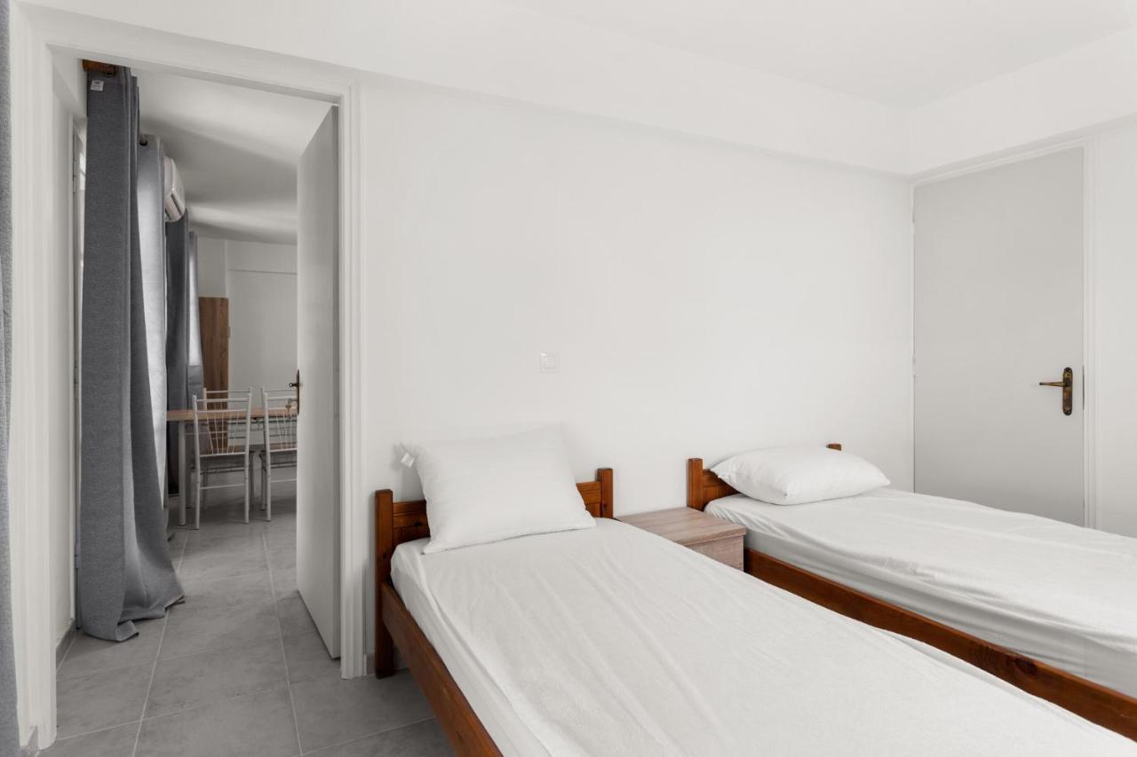 Nikolas Apartments Stoupa Lévktron Esterno foto